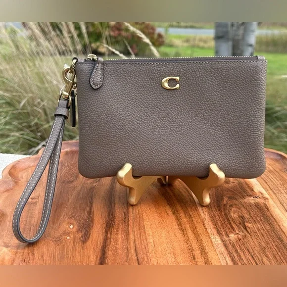 Coach Essentials Wristlet Stone Pebble Leather CH818, NWT - Picture 13 of 13